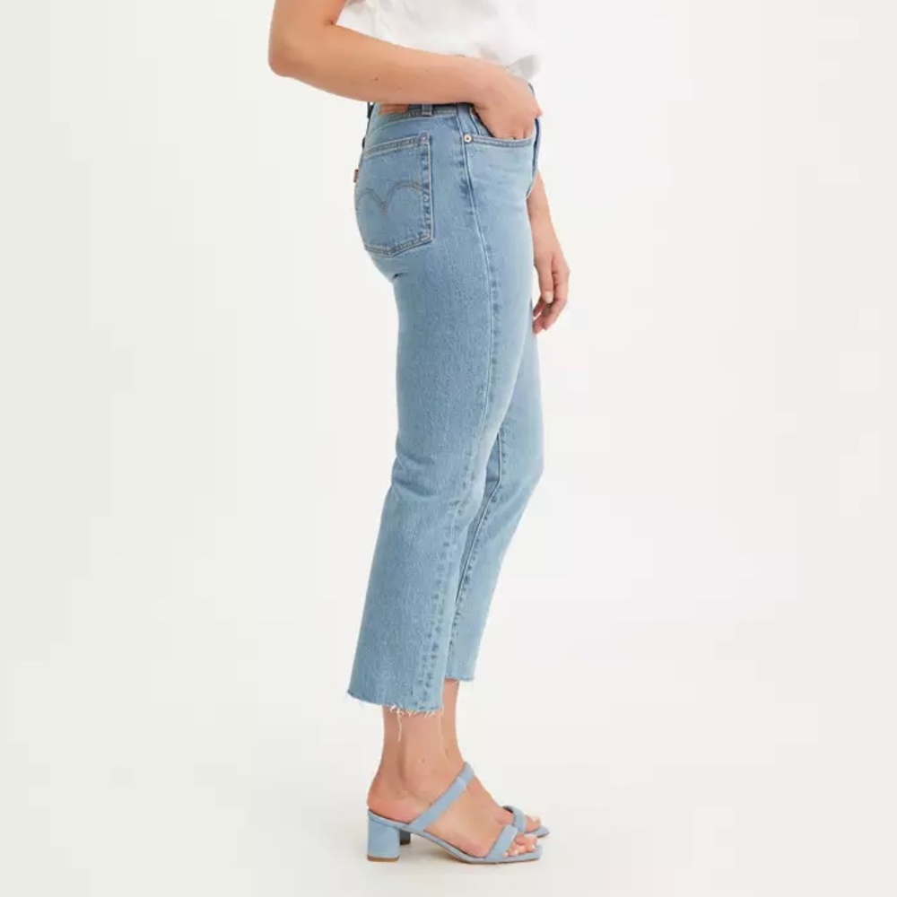 Levi’s Wedgie Jean 👖💫 - Picture 4 of 9